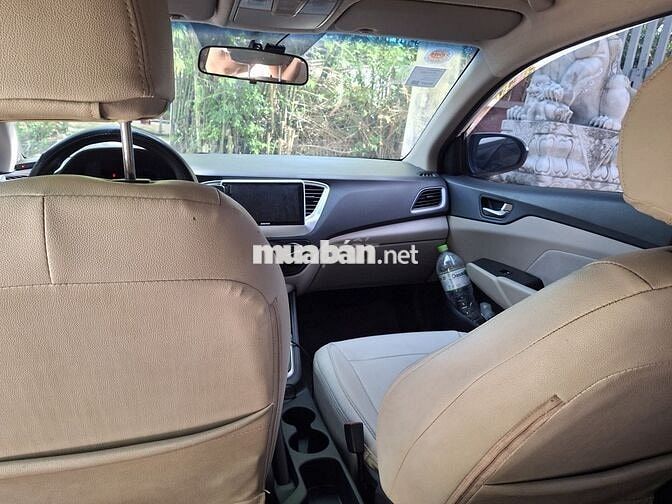 Hyundai Accent Trắng 5 chỗ