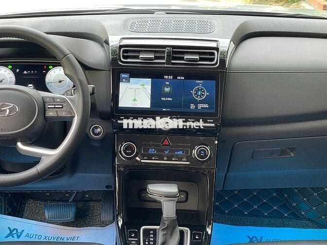 Hyundai Creta 1.5AT Cao Cấp 2022 Đen 18.000 km