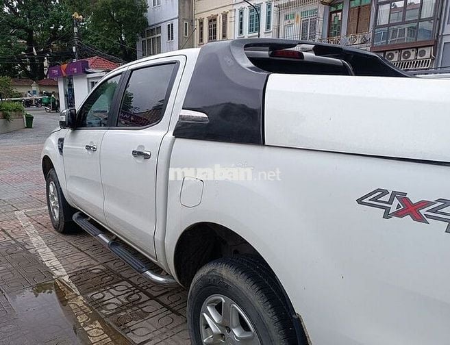 Ford Ranger XLT 2015 Trắng Dầu 7L/100km
