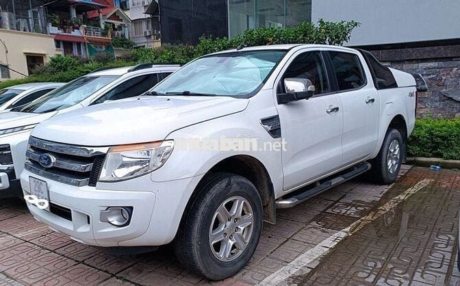 Ford Ranger XLT 2015 Trắng Dầu 7L/100km