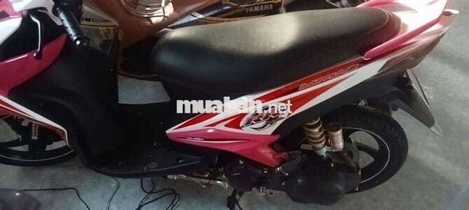Xe tay ga Yamaha Luvias Nữ Hồng trắng