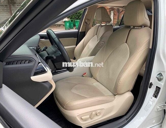 Toyota Camry Hybrid Trắng Tự động Hybrid 2022