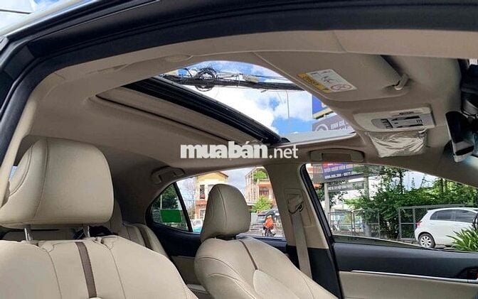 Toyota Camry Hybrid Trắng Tự động Hybrid 2022