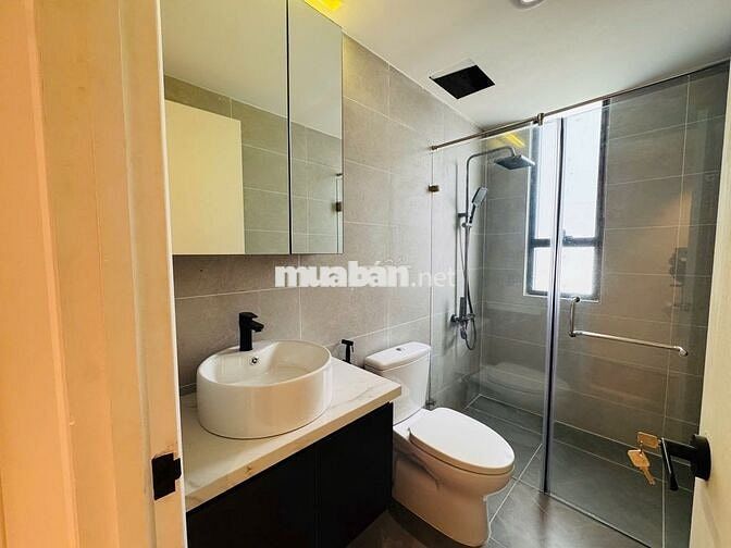 Cho thuê Icon 56 Quận 4 90m2, 3PN, 23 tr bao internet – nhà trống sẵn