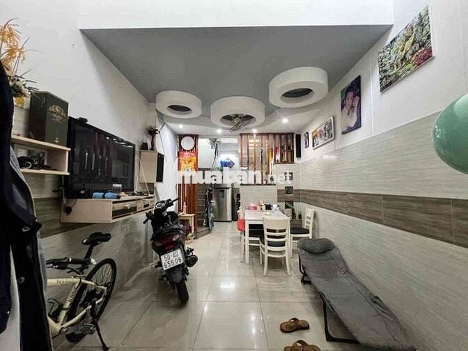 Hẻm Xe Hơi , Nhà 5 Tầng Bê Tông Cốt Thép, Trung Tâm Phú Nhuận