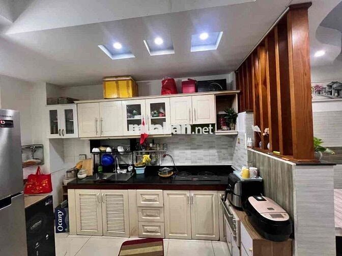Hẻm Xe Hơi , Nhà 5 Tầng Bê Tông Cốt Thép, Trung Tâm Phú Nhuận