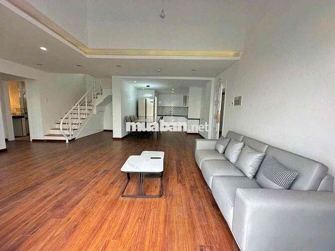 bán penthouse như hình full nội thất, sổ hồng riêng,view thành phố