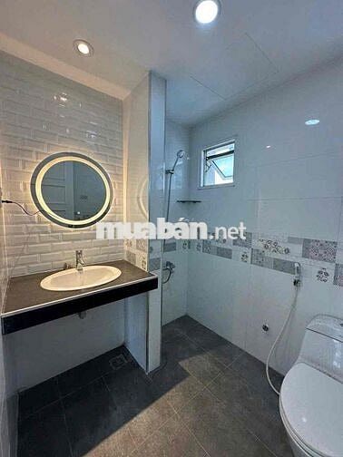 bán penthouse như hình full nội thất, sổ hồng riêng,view thành phố