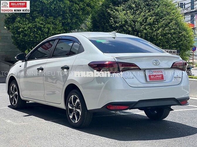 Toyota Vios 2025 1.5E CVT Trắng 4.000 km