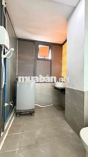 2PN 1PK 1PB 45m2 - Ban Công Cửa Sổ - Máy Giặt Riêng ngay Cộng Hoà