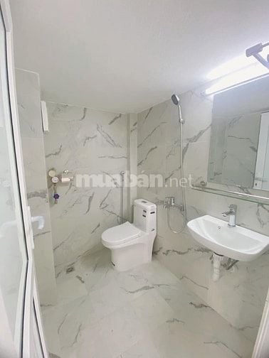 Cho thuê CHDV CCMN 1 ngủ 1 khách ban công 40m2 tại Yên Hoà (Hạ Yên Quy