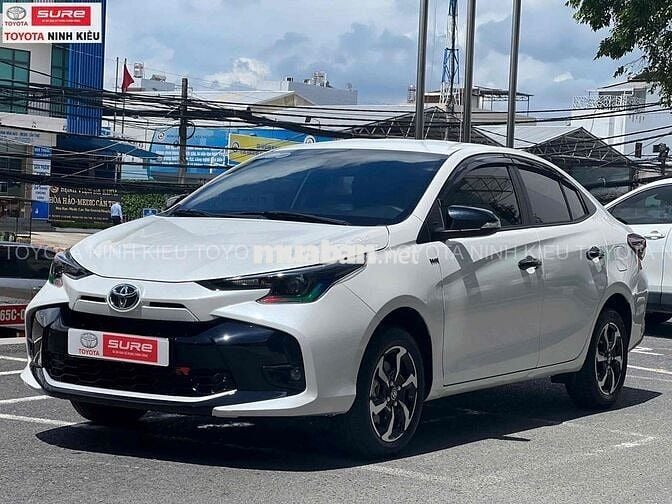 Toyota Vios 2025 1.5E CVT Trắng 4.000 km