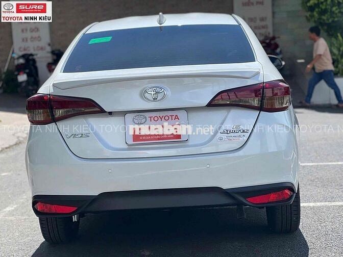 Toyota Vios 2025 1.5E CVT Trắng 4.000 km