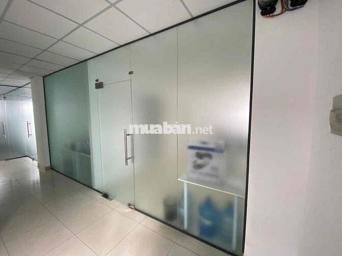 Cho thuê VP D5 Bình Thạnh, 80m2 fitout sẵn, có sân đậu xe hơi