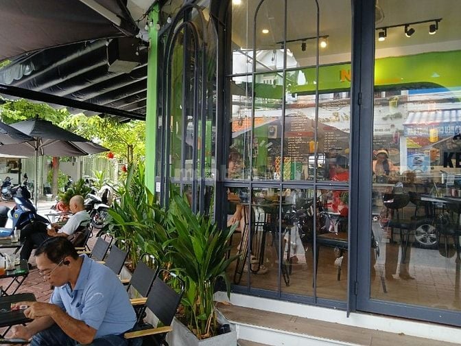 Chính chủ cần sang quán cafe góc 2 mặt tiền Phường 4, Quận 8