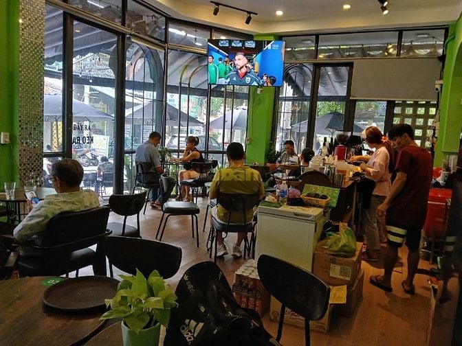 Chính chủ cần sang quán cafe góc 2 mặt tiền Phường 4, Quận 8