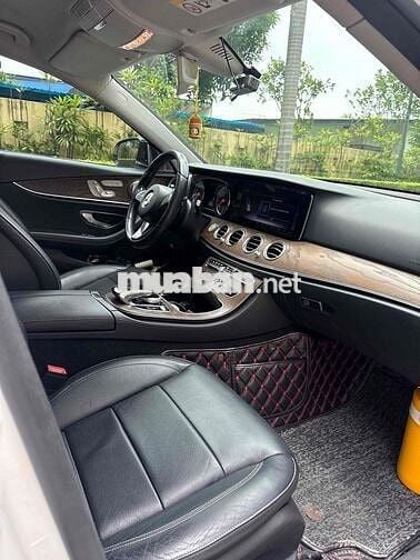 Mercedes-Benz E200 Trắng 5 chỗ