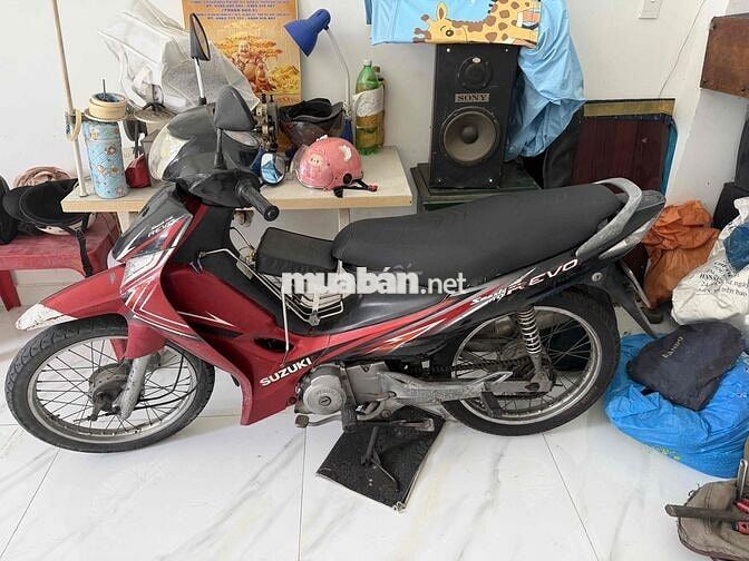 Suzuki Smash Revo Đỏ đen