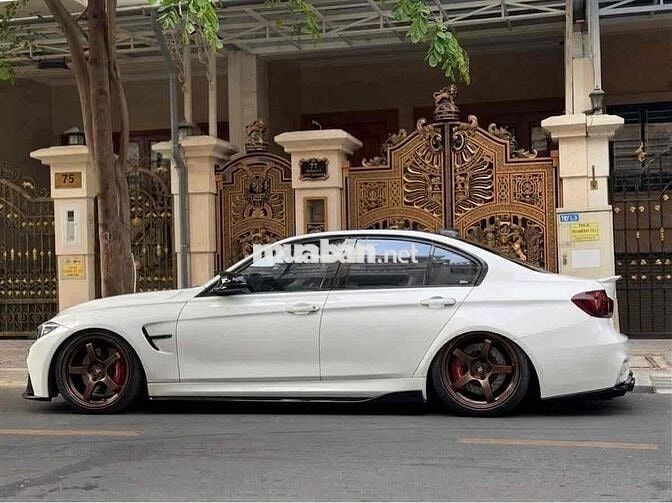BMW 3 Series Trắng đồ chơi nhiều