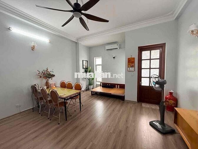 cho thuê căn 2 phòng ngủ phố Ngọc Lâm 9,5 tr