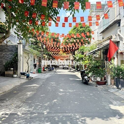 KO PHẢI CN THUA BANH NÊN BÁN RẺ ĐÂU Ạ- F13 ô tỗ đỗ - 71M2 X 2T, 7. TỶ.