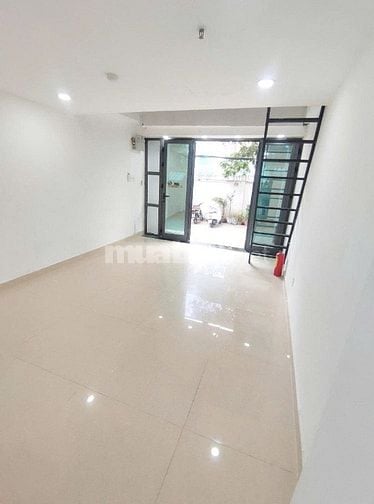 CHO THUÊ MẶT BẰNG CÓ GÁC GIÁ RẺ Q10