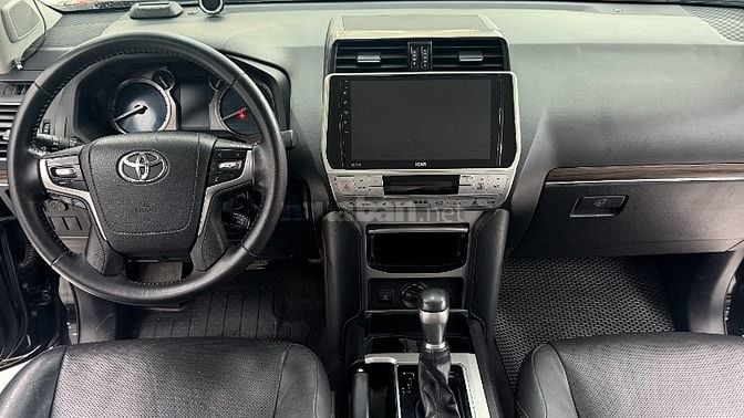 Bán Toyota Prado VX sản xuất 2019. Xe đi ít siêu mới.