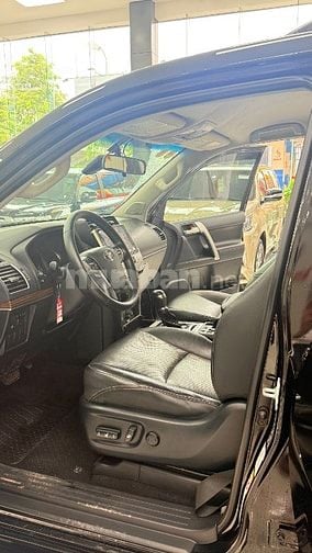 Bán Toyota Prado VX sản xuất 2019. Xe đi ít siêu mới.