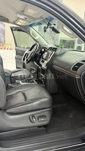 Bán Toyota Prado VX sản xuất 2019. Xe đi ít siêu mới.
