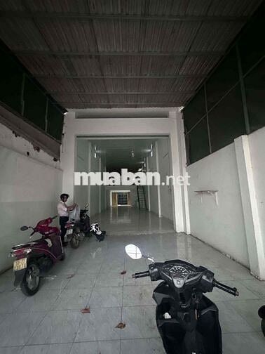 Sang lại mặt bằng kinh doanh rộng 265m2