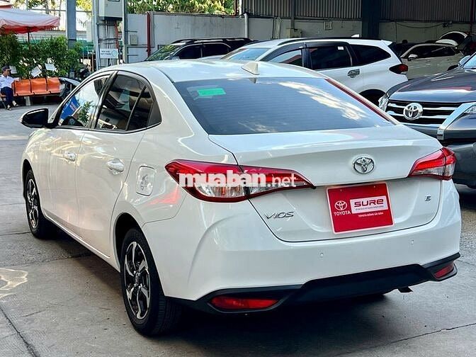 Vios E  Số sàn sx 2025 lướt 12.000 km, siêu đẹp