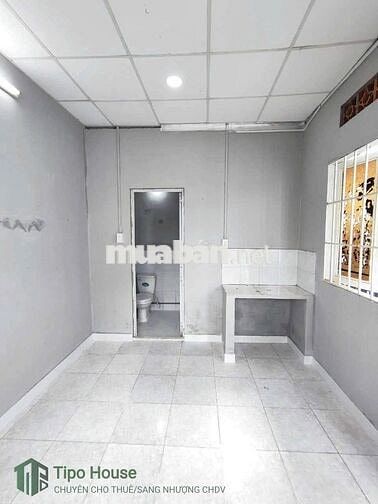Phòng cửa sổ trời thoáng mát giá rẻ gần BV Hồng Đức chợ Hạnh Thông Tây