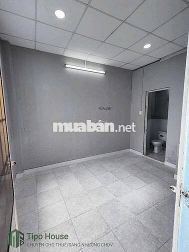 Phòng cửa sổ trời thoáng mát giá rẻ gần BV Hồng Đức chợ Hạnh Thông Tây