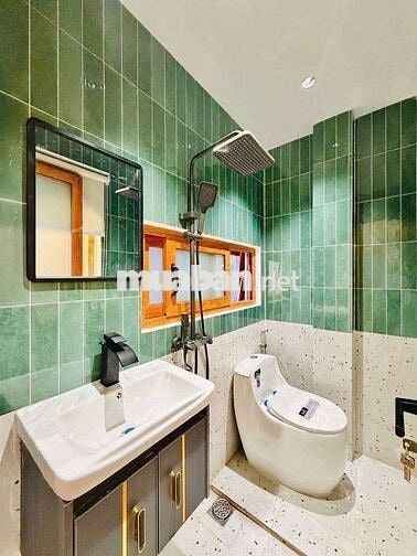 Nhỉnh 6₫ - 72m² - 3PN - bể bơi - phòng gym - phòng xông hơi .