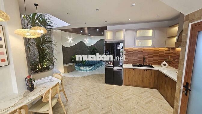 Nhỉnh 6₫ - 72m² - 3PN - bể bơi - phòng gym - phòng xông hơi .
