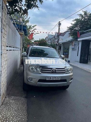 Toyota Fortuner 2009 Số sàn Bạc