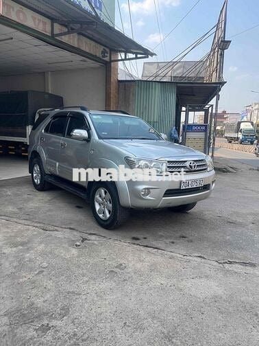 Toyota Fortuner 2009 Số sàn Bạc