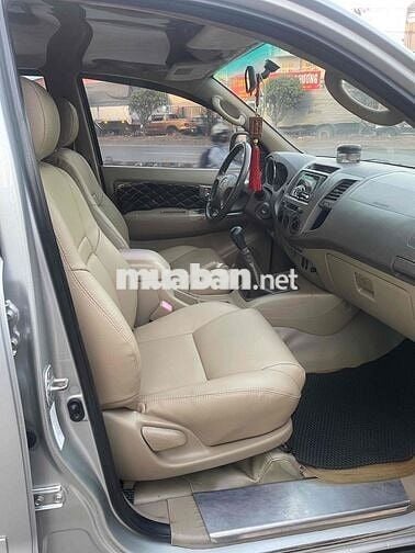 Toyota Fortuner 2009 Số sàn Bạc