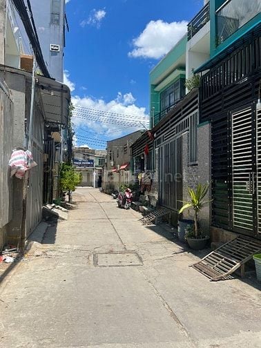Bán nhà 151m2 có 3 lầu đường xe tải tới nhà pháp lý chuẩn 
