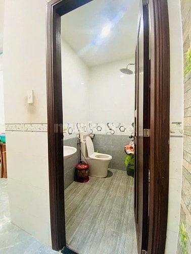 Bán nhà 151m2 có 3 lầu đường xe tải tới nhà pháp lý chuẩn 
