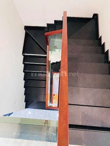 Bán nhà 151m2 có 3 lầu đường xe tải tới nhà pháp lý chuẩn 
