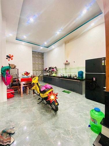 Bán nhà 151m2 có 3 lầu đường xe tải tới nhà pháp lý chuẩn 