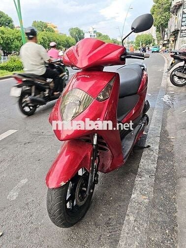 Honda Dylan 150 màu Đỏ
