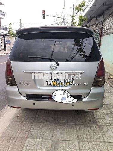 Toyota Innova 8chỗ số sàn màu Bạc