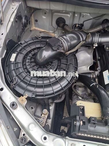 Toyota Innova 8chỗ số sàn màu Bạc