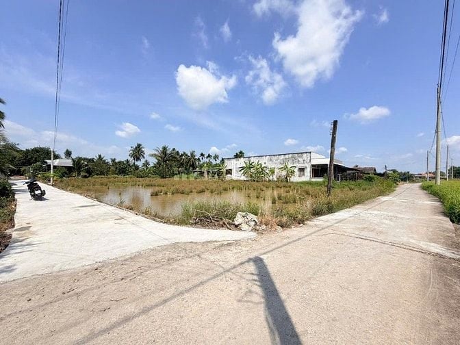 Cần bán lô đất 163m2 thổ cư Mặt tiền ô tô, xây tự do , khu dân đông