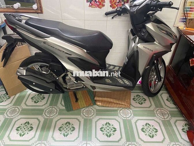Honda Vario 150  Bạc đen 16.000 km