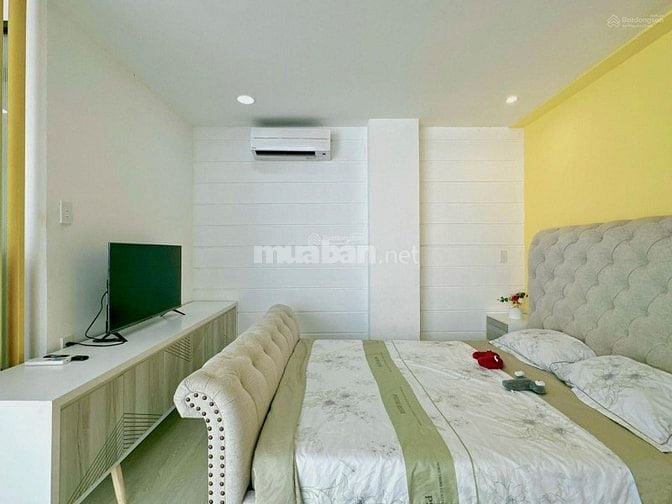 Toà CHDV Cửu Long - Khu Sân Bay 10x20 Hầm 7 lầu HDT 150tr/th