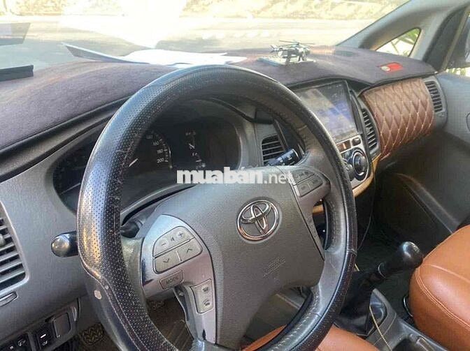 Toyota Innova 2012 Bạc Nâng cấp