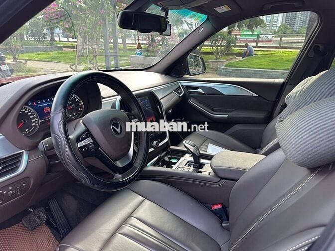 Vinfast Lux SA Premium 2019 - Màu đỏ - 7.000km
